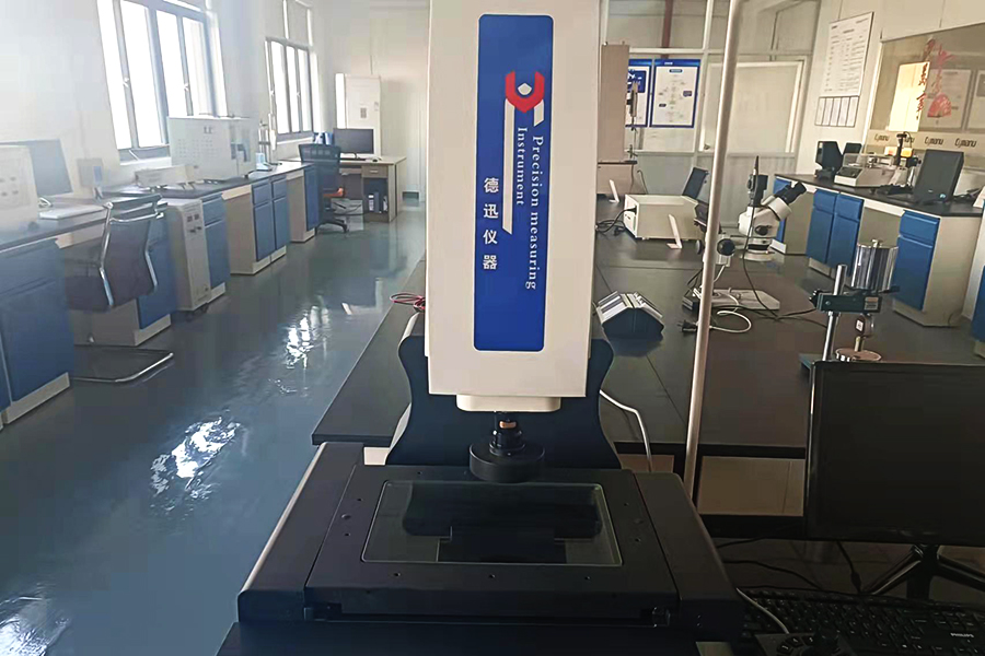 Automatic precision measuring instrument